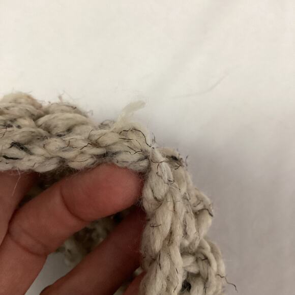 Tweedy Beige Thick Chunky Knit Winter Infinity Scarf Handmade? - Picture 9 of 9